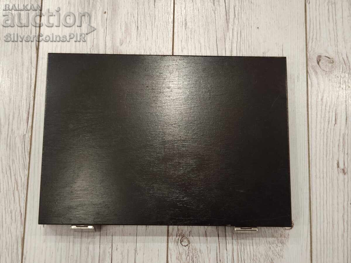 Auction  Massive Box for 14 coins Wood