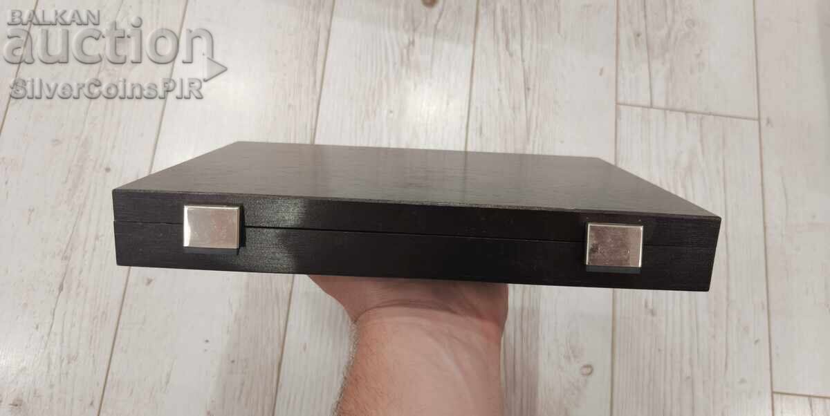 Delivery of Massive Box for 14 coins Wood