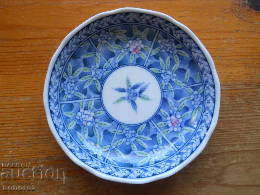 Порцеланова чиния "Arita ware" - Япония Порцеланова чиния "Arita ware" - Япония