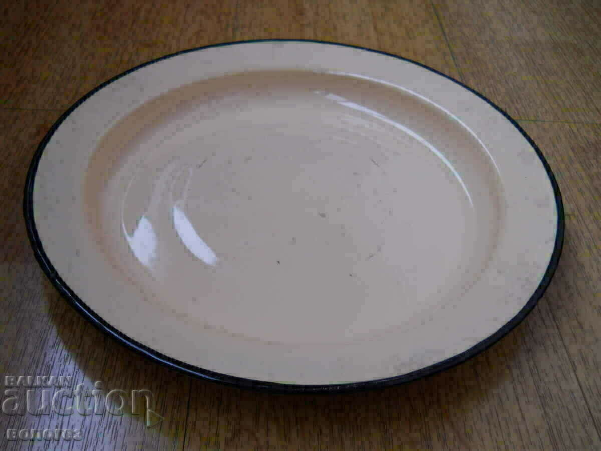 Enameled cake pan Enameled cake pan