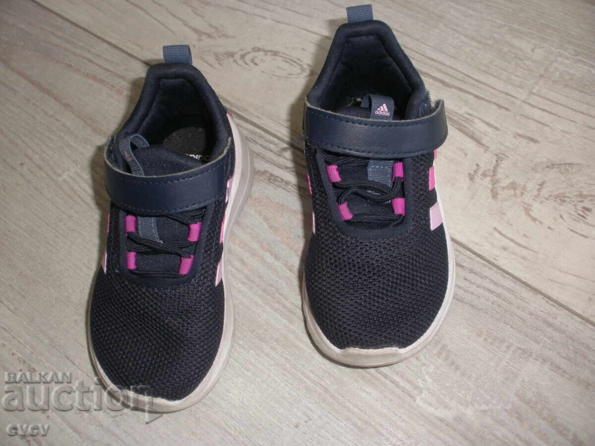 Αθλητικά παπούτσια Adidas - Νο 22 με τιμή € 3.00 | 5.87 BGN
