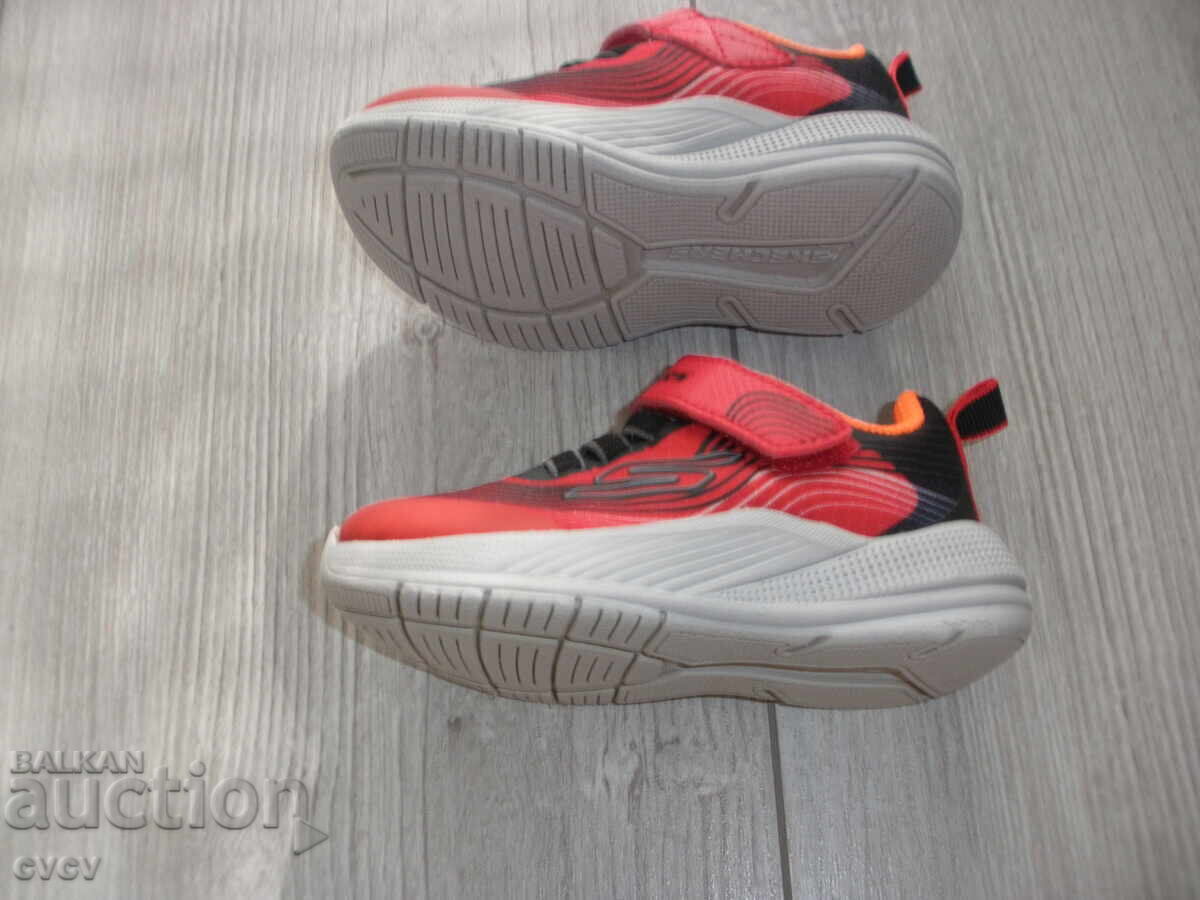 Доставка на Маратонки-Skechers-червени-номер 23 Доставка на Маратонки-Skechers-червени-номер 23