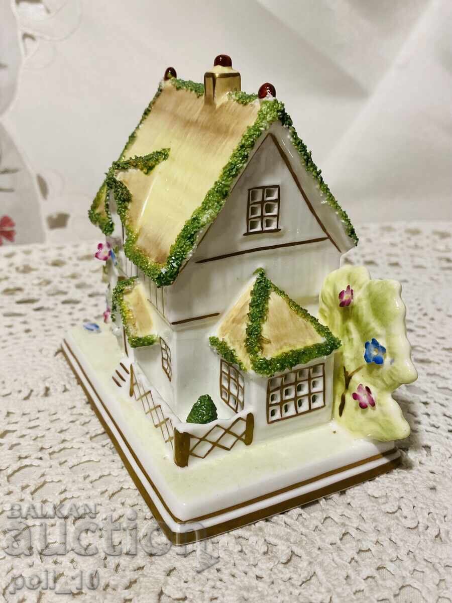 căsuță din porțelan cu preț € 25.00 | 48.90 BGN