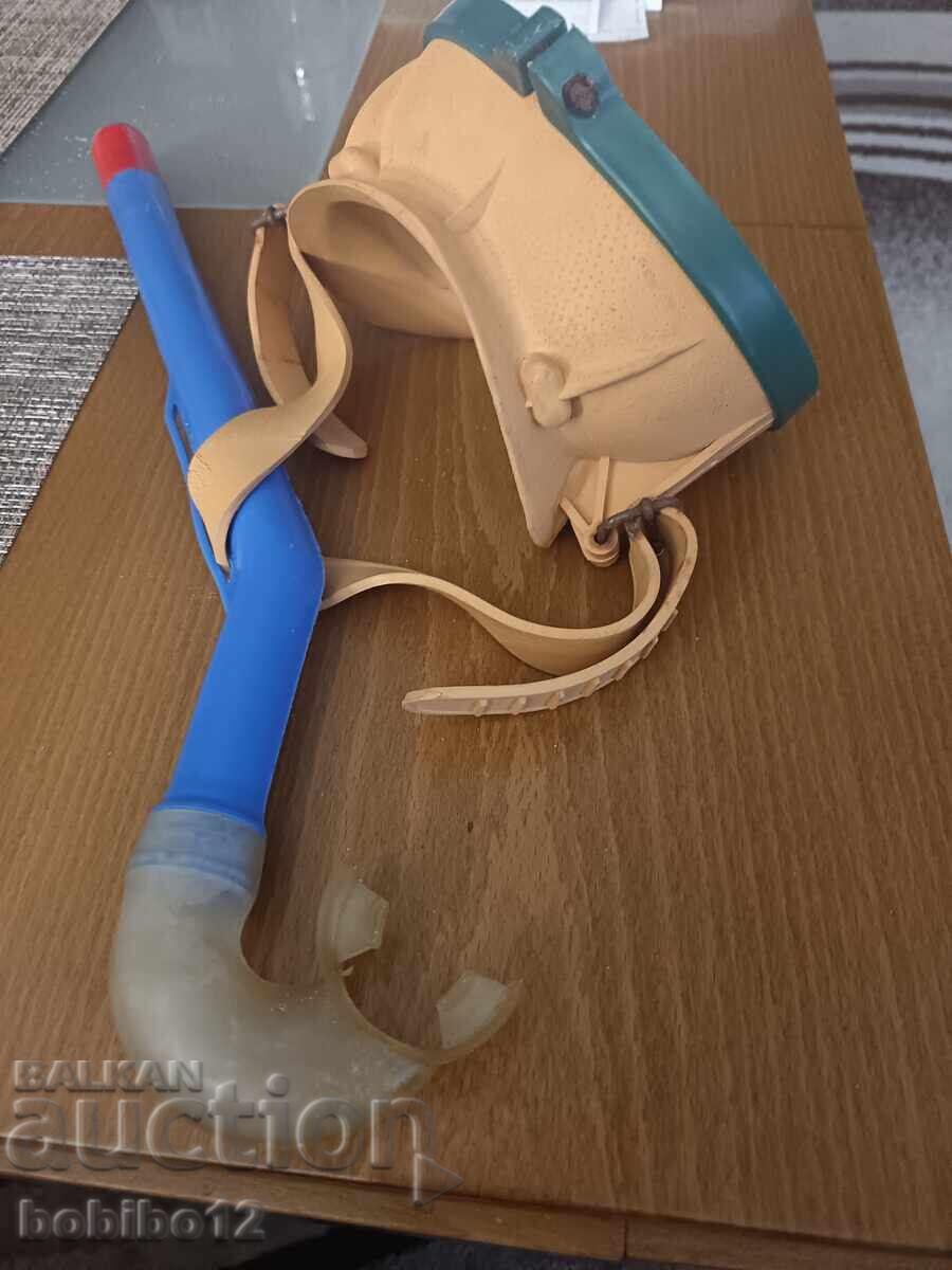Delivery of Snorkel and swimming goggles, diving mask