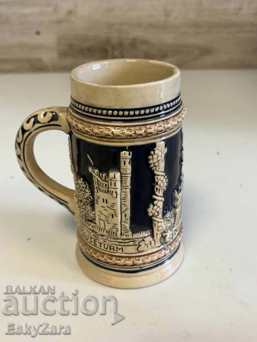 Cană tradițională germană din ceramică