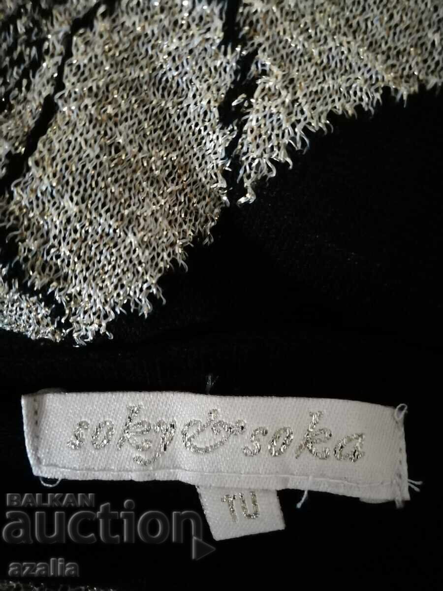 Auction  Spectacular buttonless cardigan in black and gold