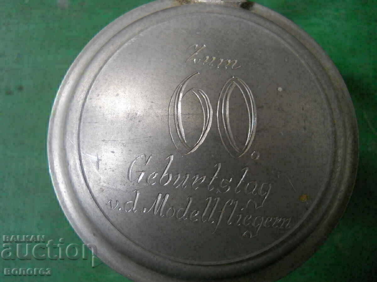 Livrarea Cana de bere metalica cu capac - Germania Livrarea Cana de bere metalica cu capac - Germania