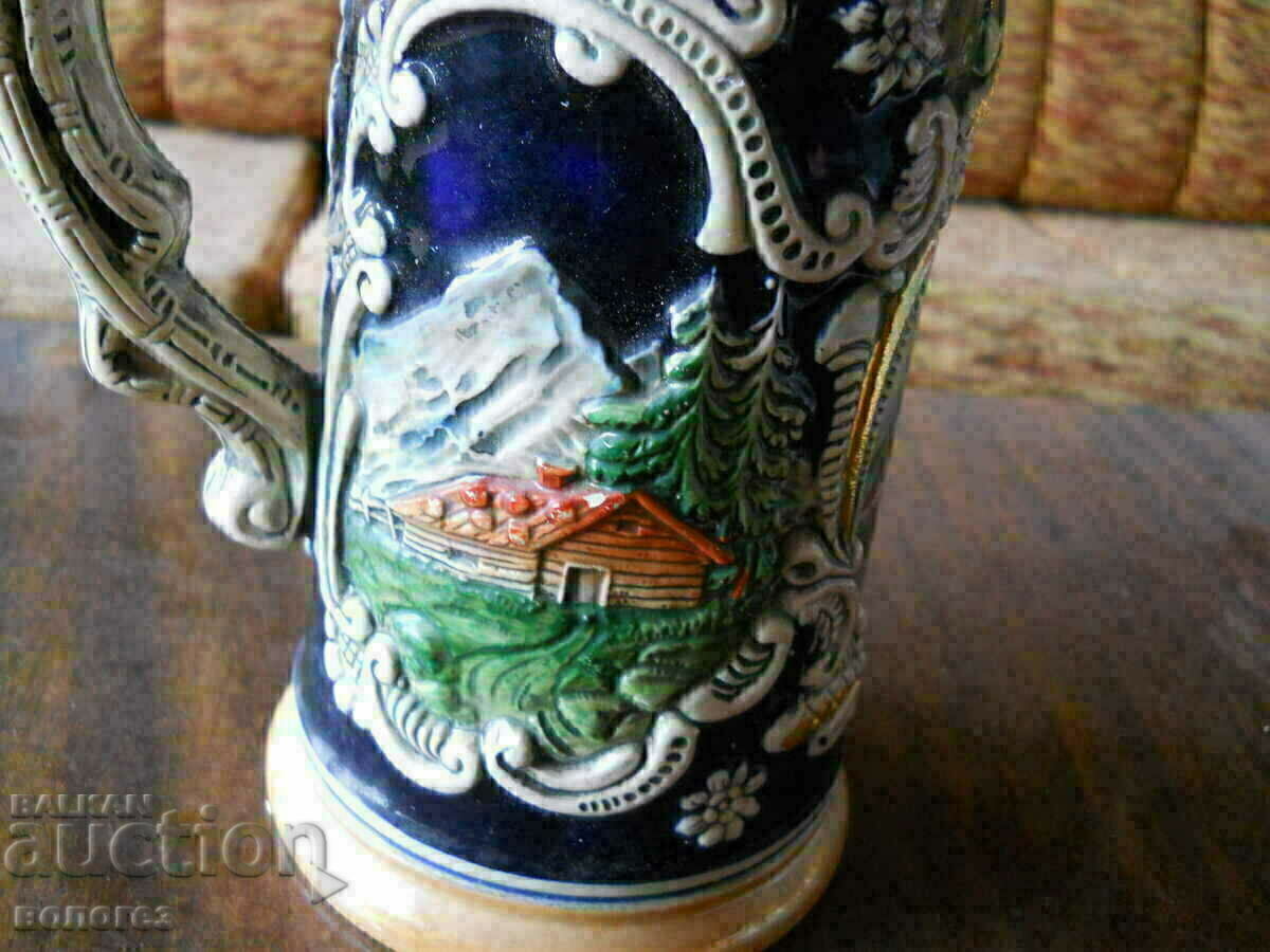 Cană mare de ceramică pentru bere "Original King" - Germania cu preț € 30.70 | 60.04 BGN Cană mare de ceramică pentru bere "Original King" - Germania cu preț € 30.70 | 60.04 BGN