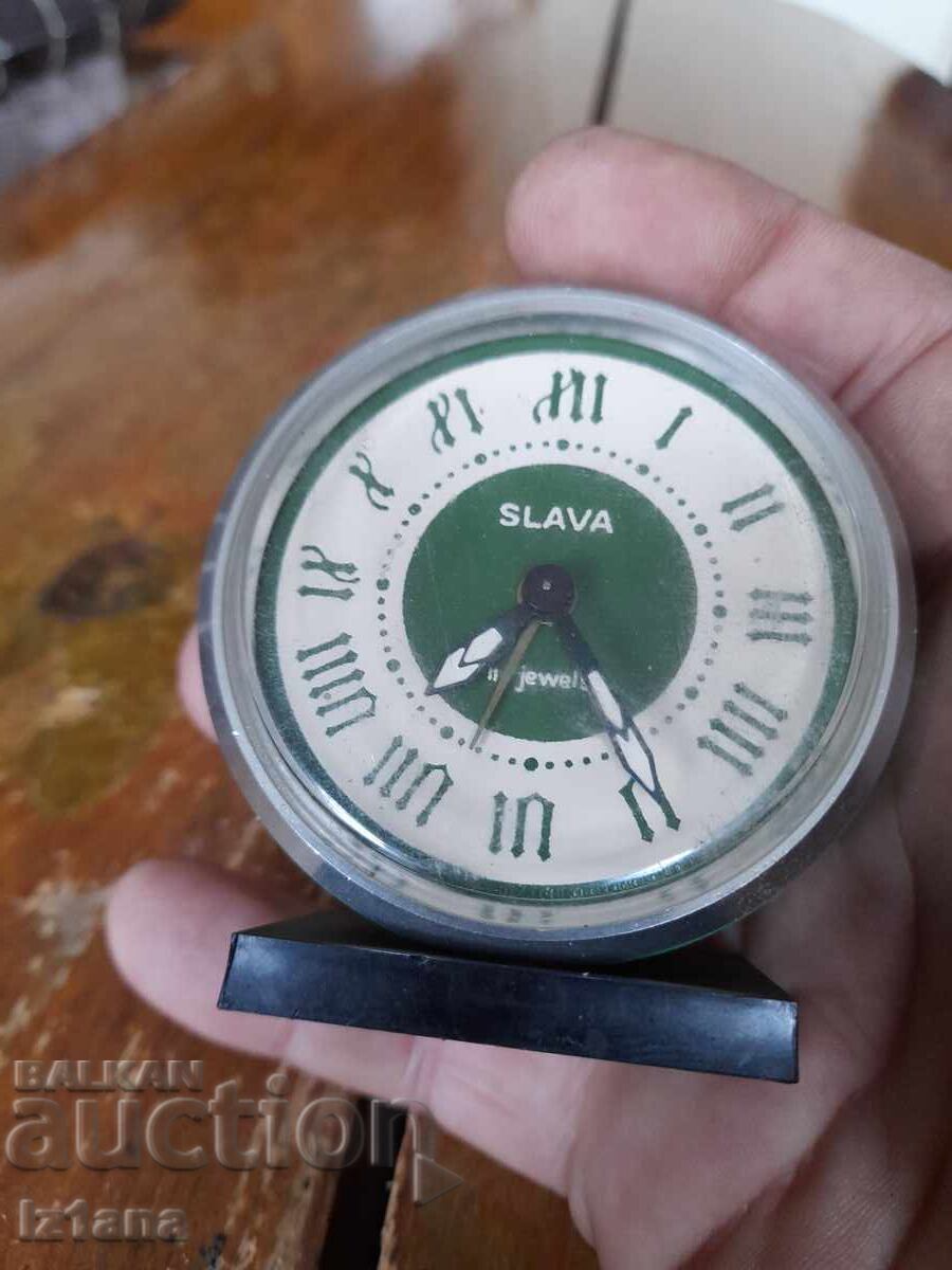 Ceas de birou, ceas deşteptător SLAVA, SLAVA cu preț € 16.00 | 31.29 BGN Ceas de birou, ceas deşteptător SLAVA, SLAVA cu preț € 16.00 | 31.29 BGN