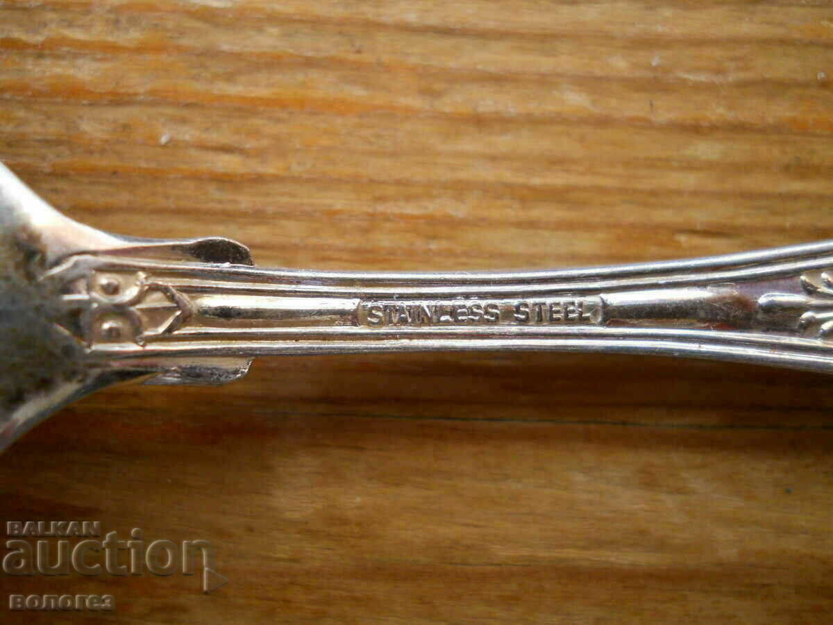 Auction  Coffee spoons with "Kings pattern" design