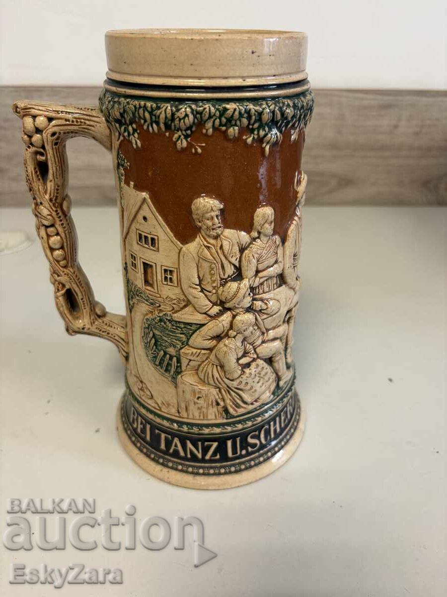 Cană mare tradițională germană din ceramică