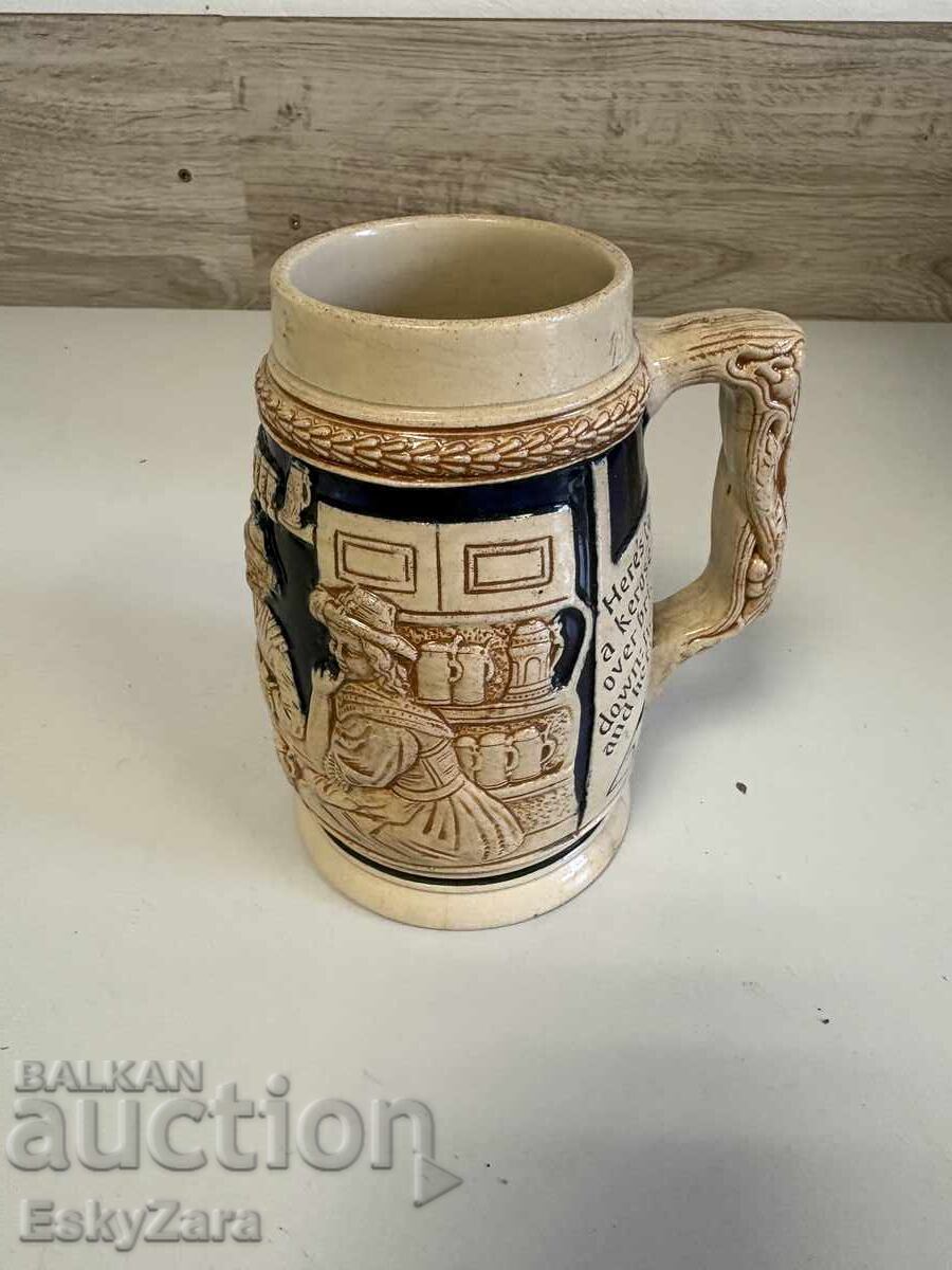 tradițională halbă de bere germană din ceramică