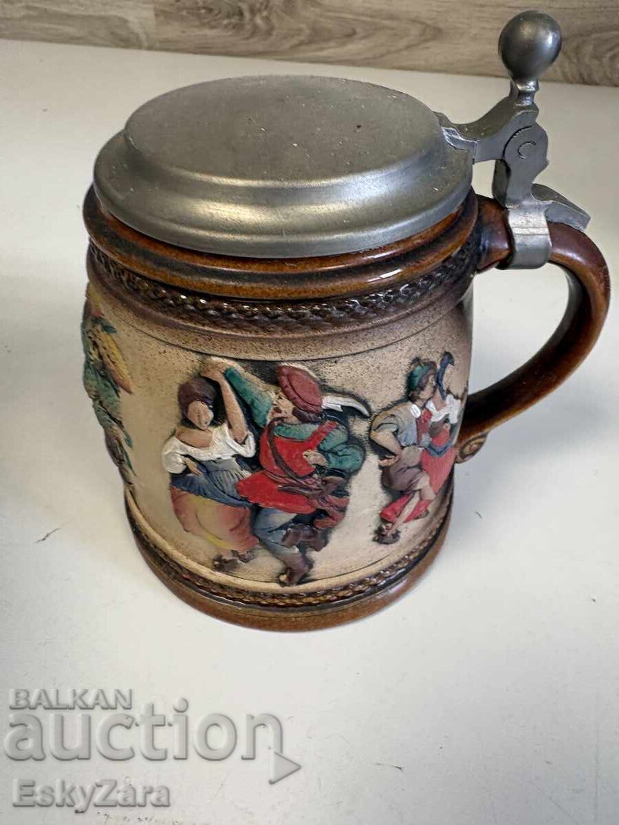 Cană tradițională germană din ceramică cu capac Cană tradițională germană din ceramică cu capac