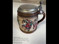 Cană tradițională germană din ceramică cu capac