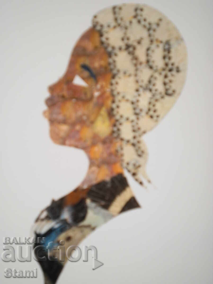 Portret de femeie africană - serie de tablouri din aripi de fluture cu preț € 25.00 | 48.90 BGN