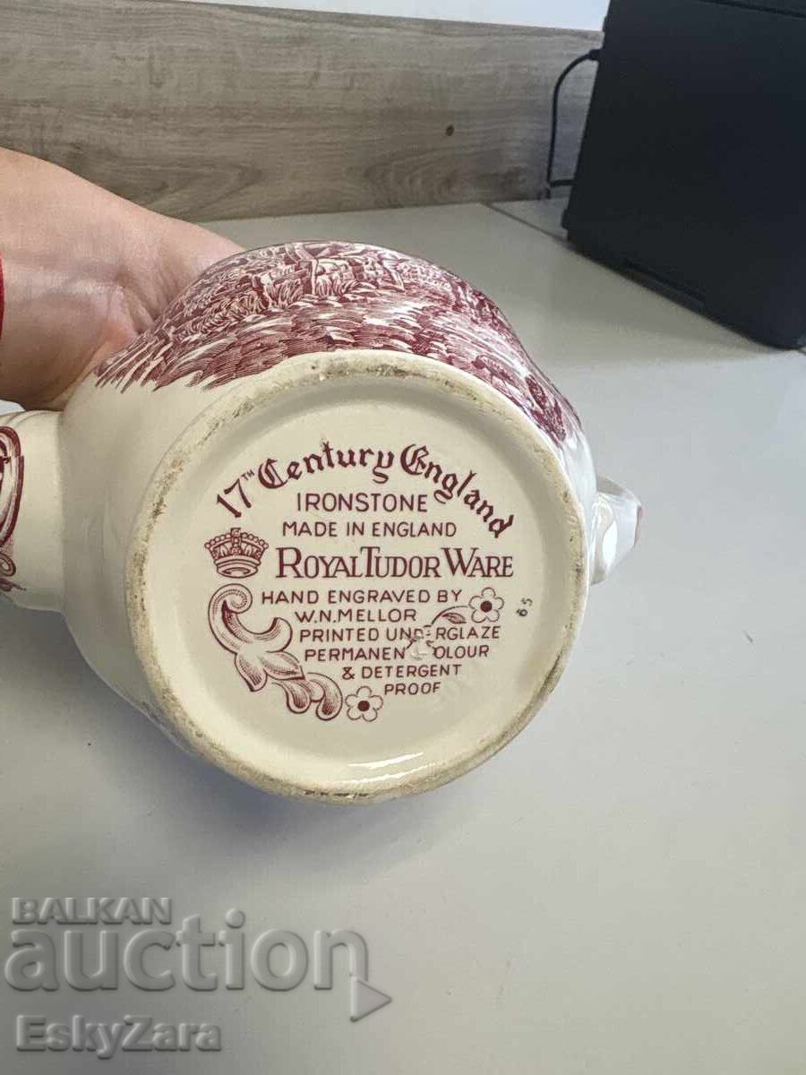 Аукцион винтидж порцеланов чайник Royal Tudor Ware