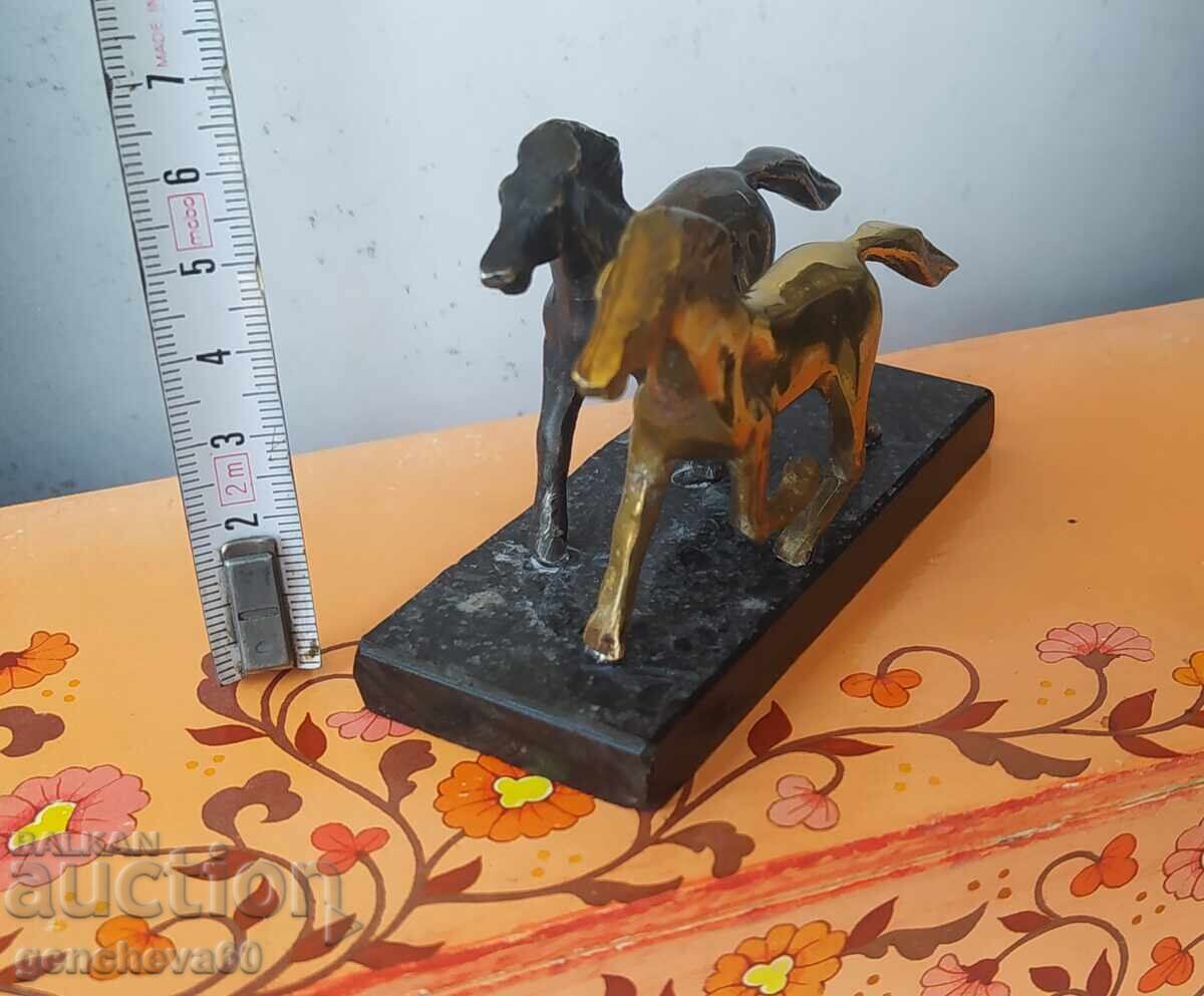 Livrarea Sculptură din bronz „Cai sălbatici” - de autor