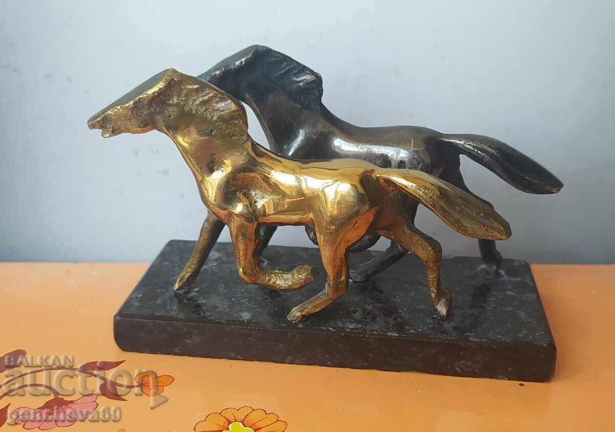 Sculptură din bronz „Cai sălbatici” - de autor - 5