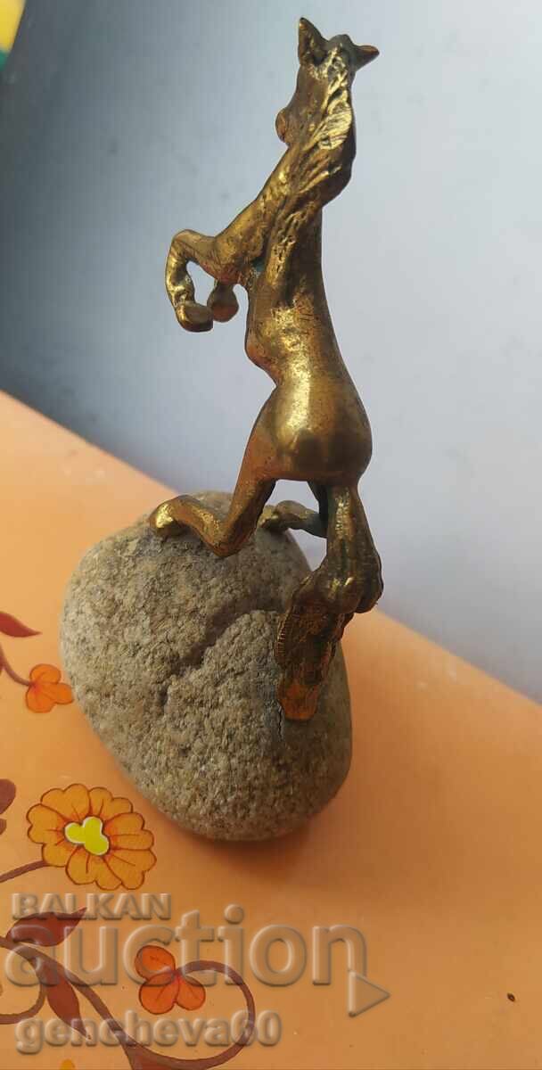 Statuetă veche de autor din bronz cu preț € 30.00 | 58.68 BGN