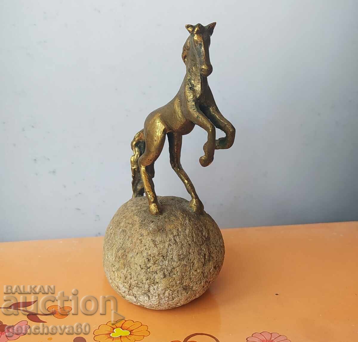 Licitație Statuetă veche de autor din bronz