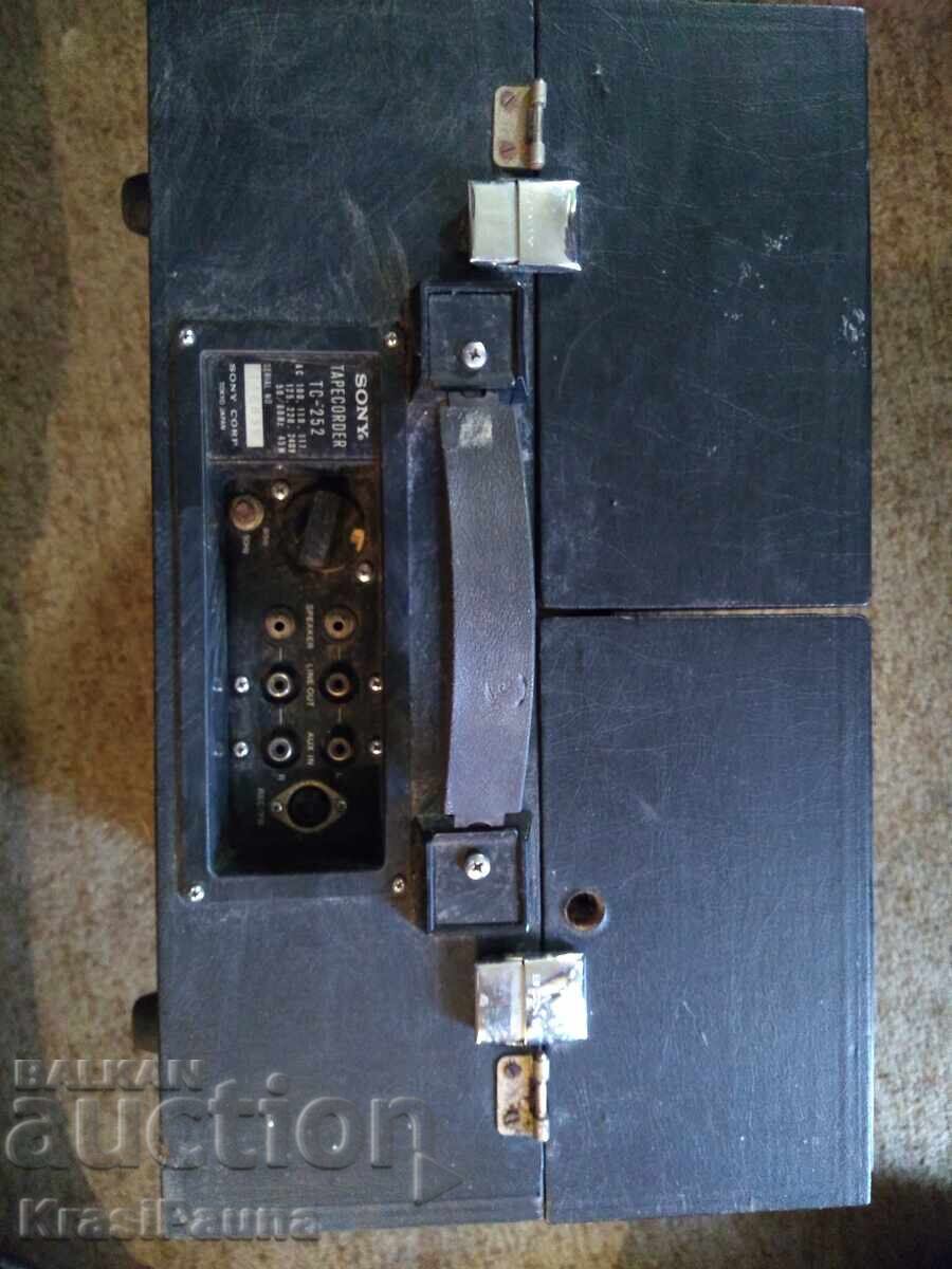 Доставка на Tapecorder ,,SONY ,, TC 252 . Made in Japan.