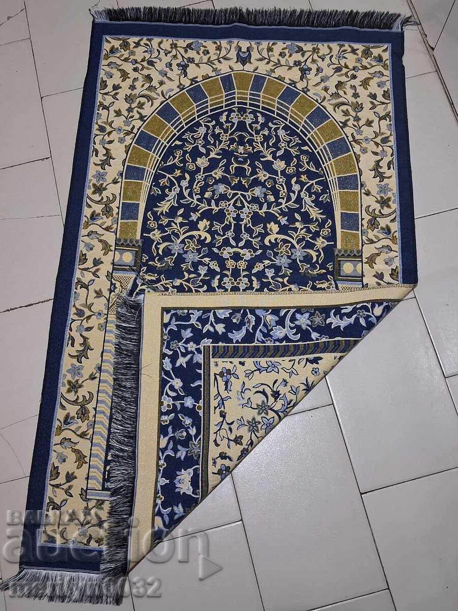 Delivery of Muslim prayer rug carpet for wall carpet rug