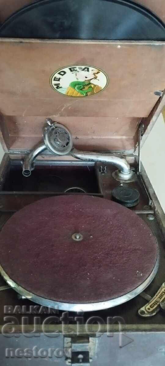 Licitație VECHI GRAMOFON MECANIC "MEDEA" 1930 REGATUL BULGARIEI