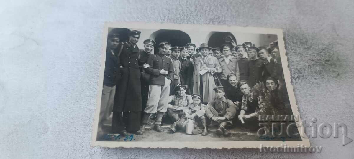 Снимка Макоцево Ученици със своя учител 1939