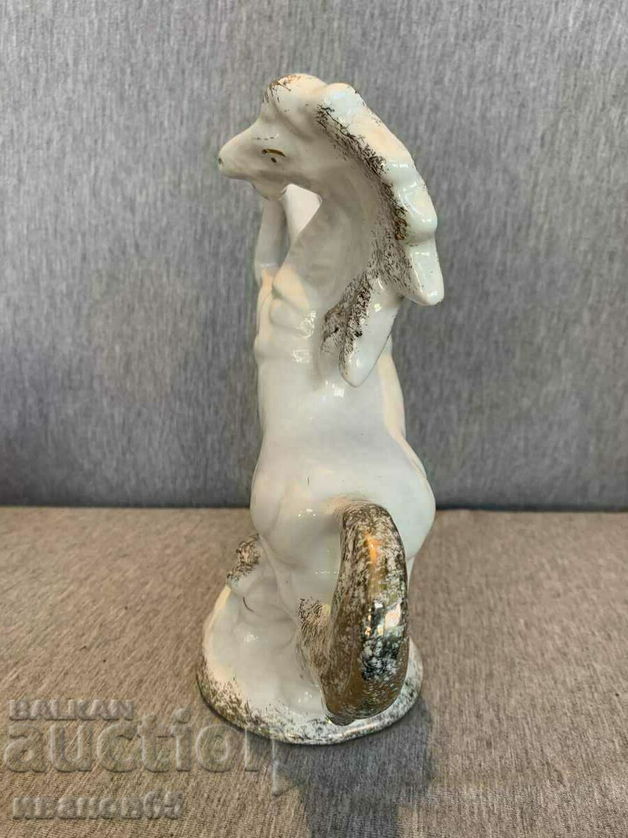 Delivery of porcelain figure Delivery of porcelain figure