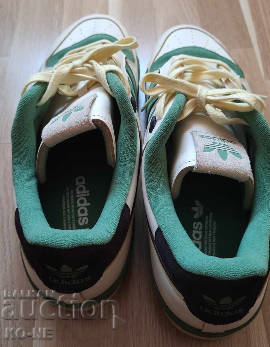 Licitație Adidași Adidas - mărimea 50 și 2/3