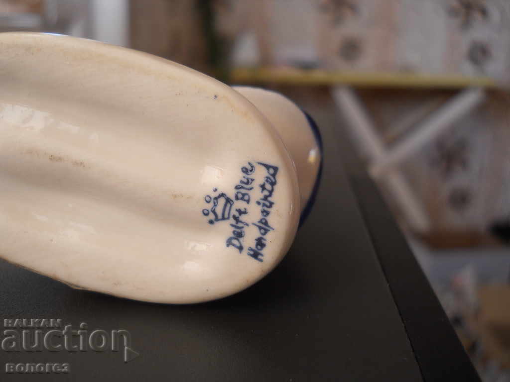 Licitație Statuetă din porțelan "Delft Blue Hand painted" Licitație Statuetă din porțelan "Delft Blue Hand painted"