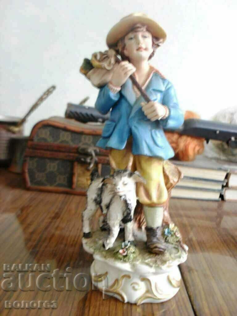 Statuetă din porțelan "Capodimonte" - Italia cu preț € 30.80 | 60.24 BGN