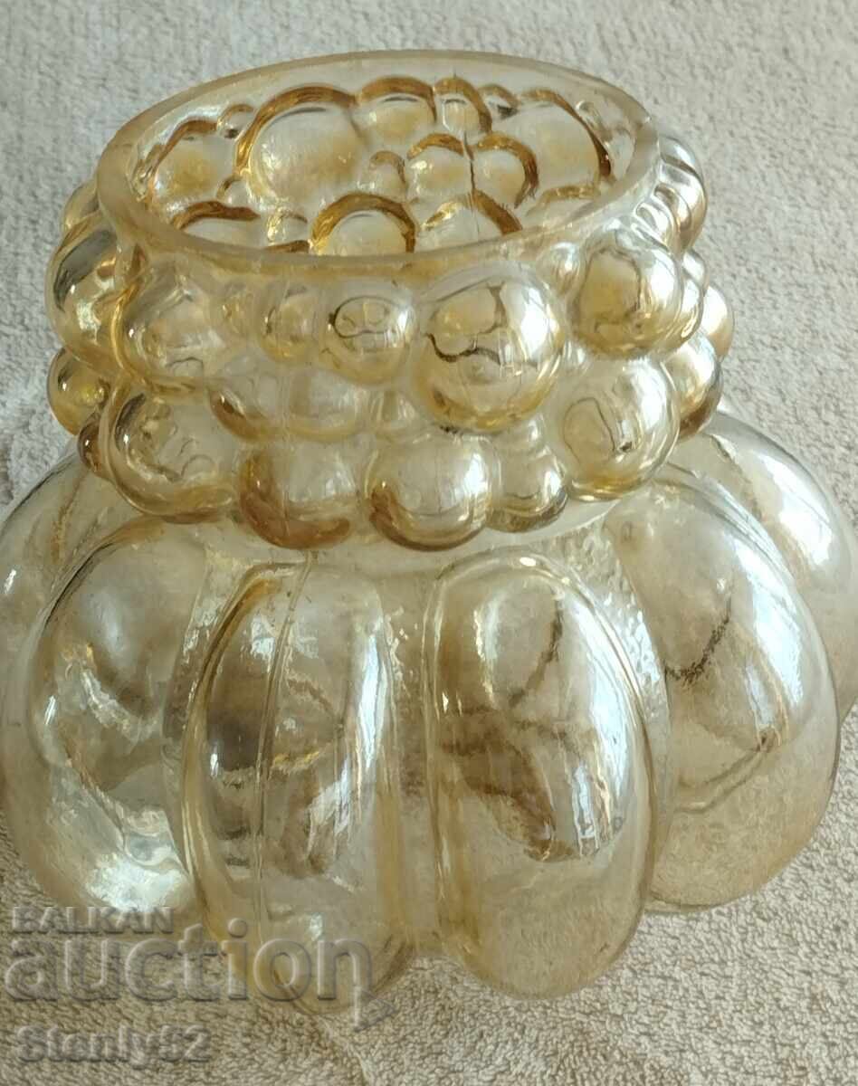 Sticlă veche pentru veioză, candelabru cu preț € 5.00 | 9.78 BGN Sticlă veche pentru veioză, candelabru cu preț € 5.00 | 9.78 BGN
