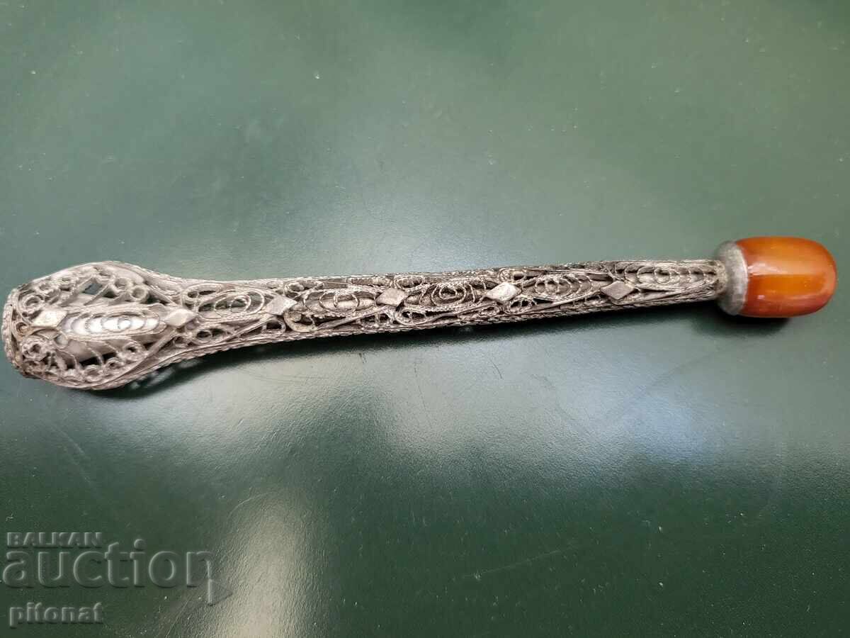 Антикварно сребърно цигаре с кехлибар с цена € 60.00 | 117.35 лв. Антикварно сребърно цигаре с кехлибар с цена € 60.00 | 117.35 лв.