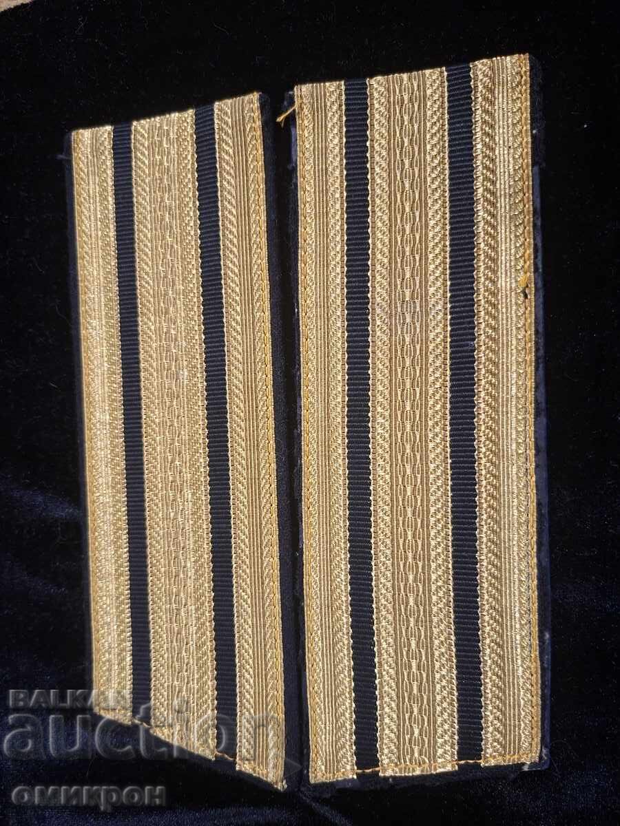 Pereche de epoleți pentru căpitan de rangul I-III, Marina URSS cu preț € 25.00 | 48.90 BGN Pereche de epoleți pentru căpitan de rangul I-III, Marina URSS cu preț € 25.00 | 48.90 BGN