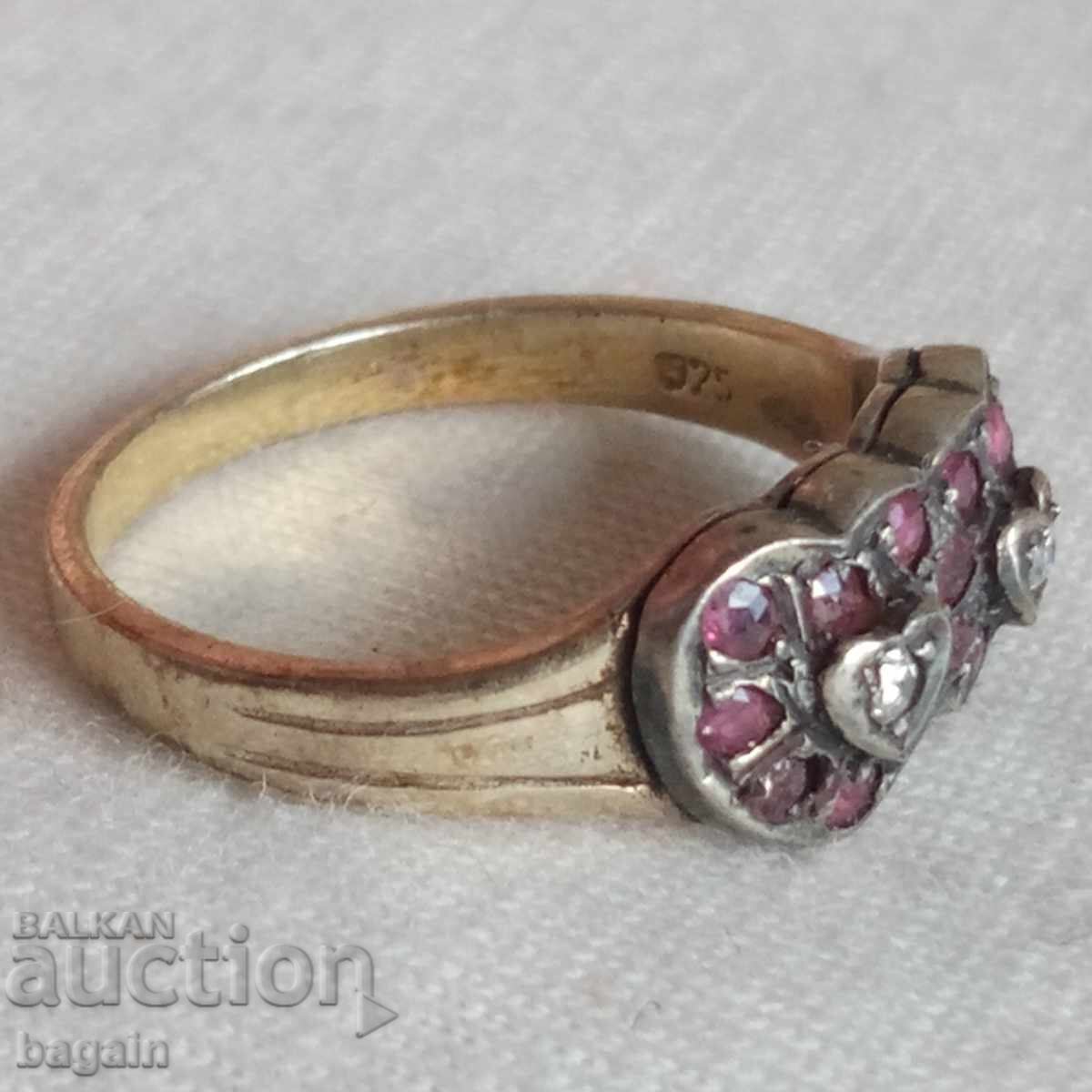 Inel din argint cu rubine și zirconii. Placat cu aur cu preț € 35.00 | 68.45 BGN Inel din argint cu rubine și zirconii. Placat cu aur cu preț € 35.00 | 68.45 BGN