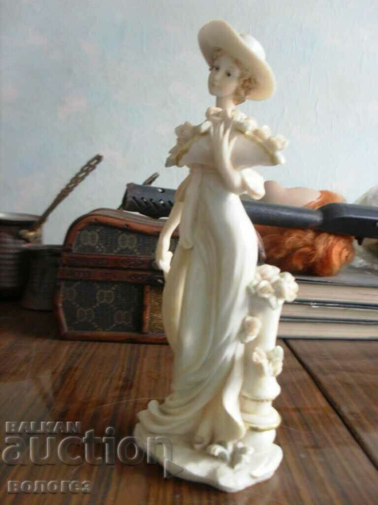 Аукцион Статуетка "Дама с кошница с рози" на Shudehill Giftware