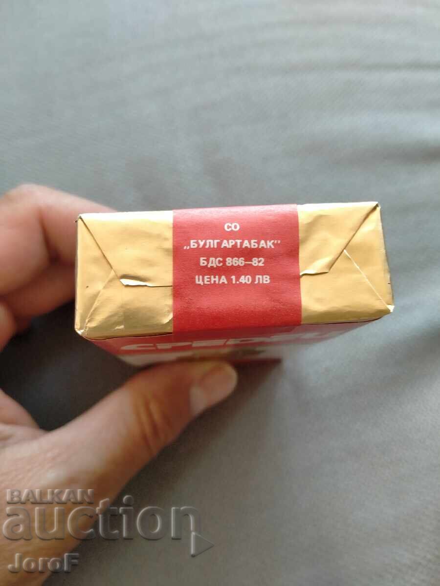 Κόκκινο Σρέντετς ΔΙΑΒΑΣΤΕ ΤΗΝ ΠΕΡΙΓΡΑΦΗ με τιμή € 200.00 | 391.17 BGN