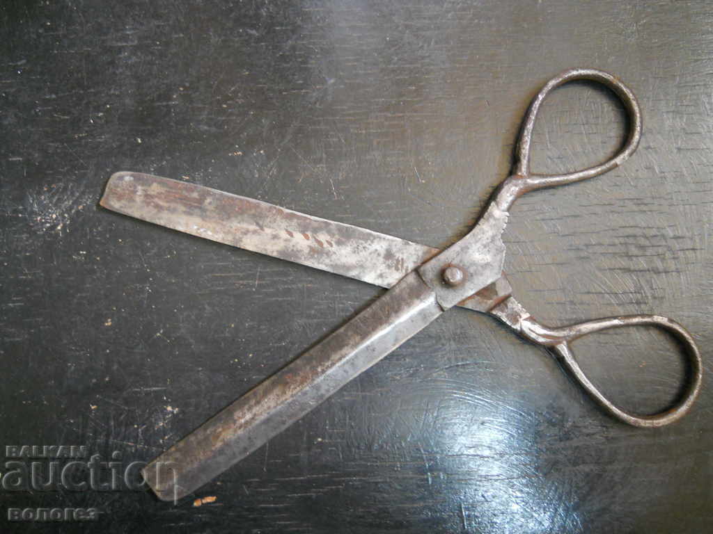 Large forged abaji shears with markings with price € 35.80 | 70.02 BGN