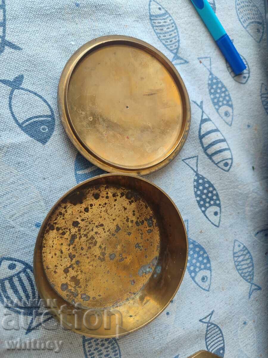 Cutiuță din alamă cu preț € 4.99 | 9.76 BGN