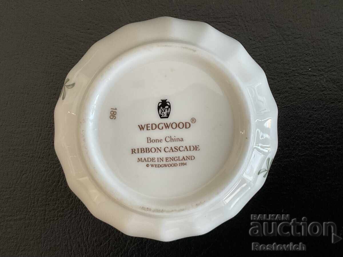 Livrarea Cutie din porțelan Wedgwood "Ribbon Cascade". Marea Britanie
