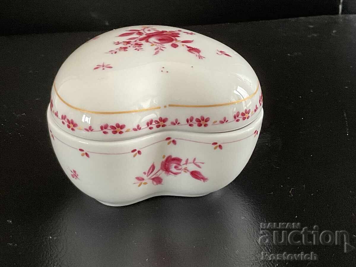 Cutie de bijuterii „Form Marienbad”, model „Ingres Weiss”, Germ cu preț € 27.00 | 52.81 BGN Cutie de bijuterii „Form Marienbad”, model „Ingres Weiss”, Germ cu preț € 27.00 | 52.81 BGN