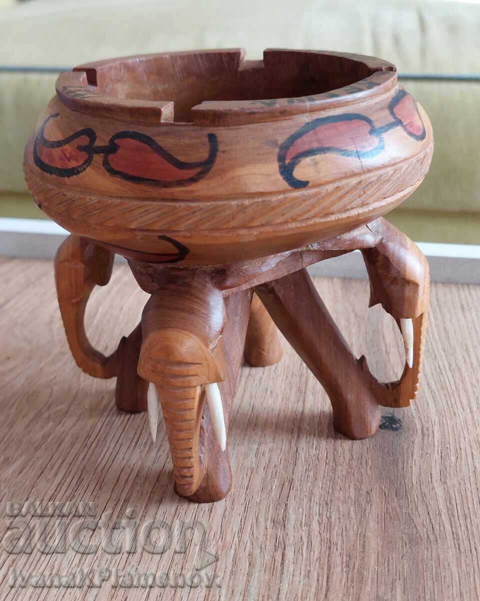 Sculptură în lemn Africa pentru cunoscători cu preț € 24.00 | 46.94 BGN Sculptură în lemn Africa pentru cunoscători cu preț € 24.00 | 46.94 BGN