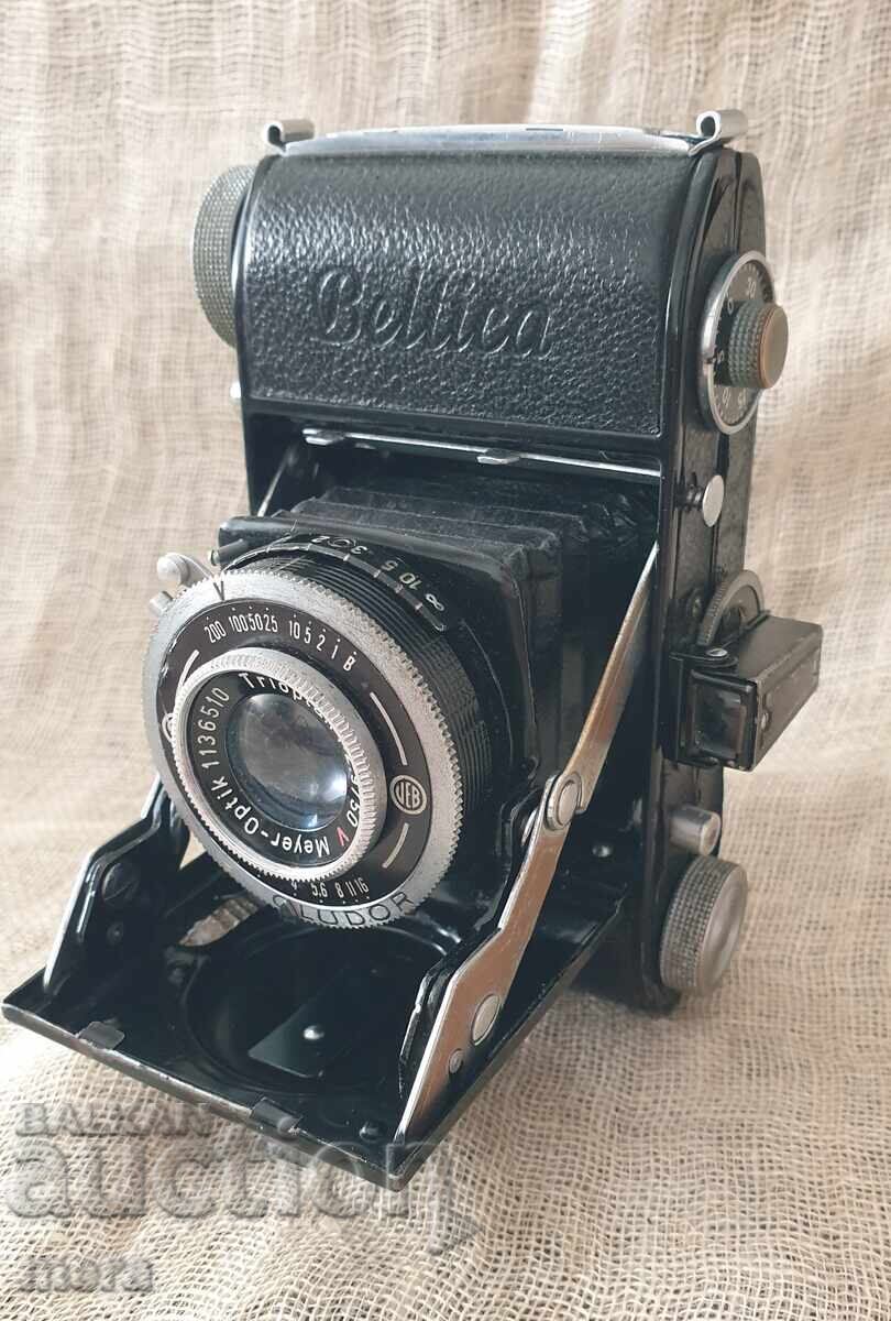 Старинен   мехов компактен фотоапарат "Beltica"