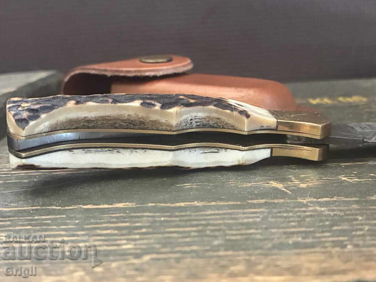 Delivery of Pocket folding knife deer antler and Damascus steel