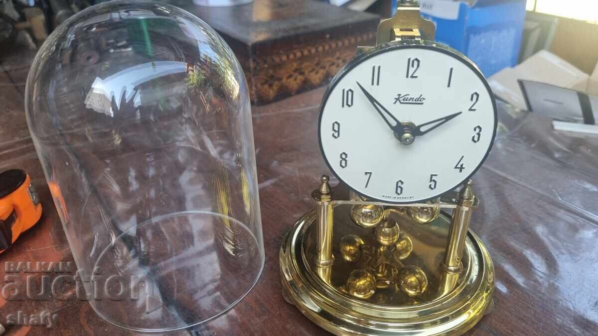 Стар настолен часовник. Оригинал с цена € 80.00 | 156.47 лв.