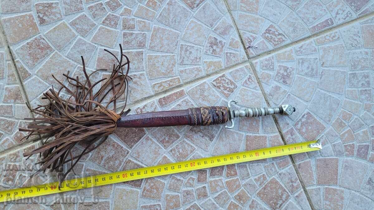 Cuțit, pumnal, hanger, stilet cu preț € 60.00 | 117.35 BGN