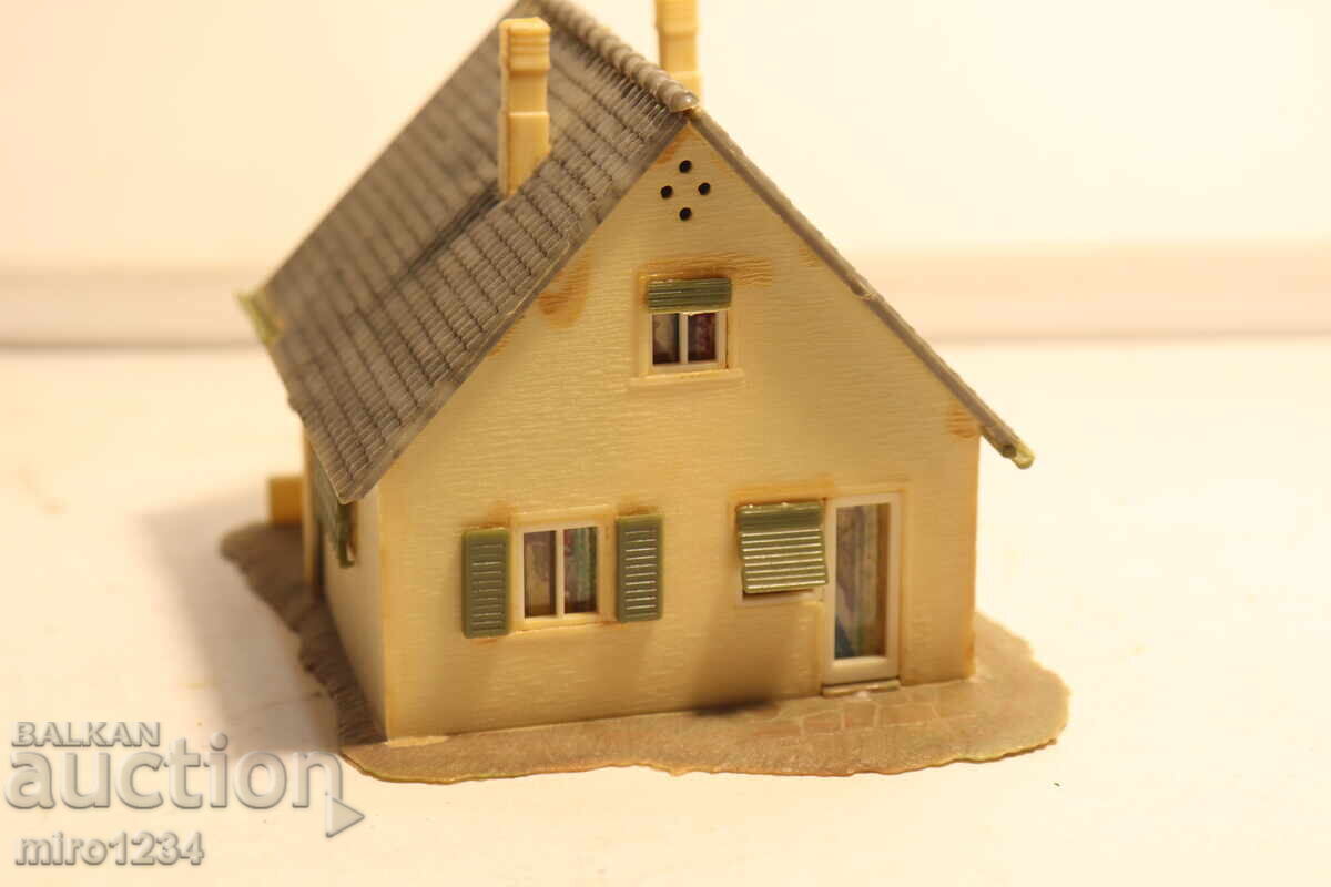 H0 1/87 KIBRI CASĂ MACHETĂ CLĂDIRE MODEL FEROVIAR GARĂ cu preț € 0.01 | 0.02 BGN H0 1/87 KIBRI CASĂ MACHETĂ CLĂDIRE MODEL FEROVIAR GARĂ cu preț € 0.01 | 0.02 BGN