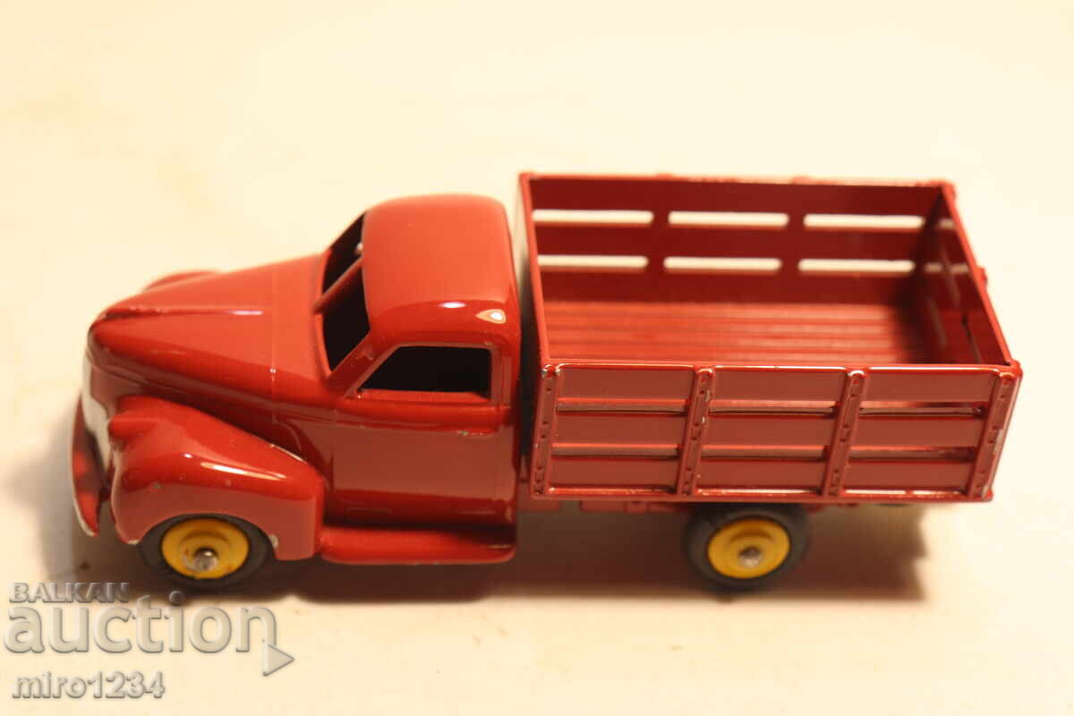 DINKY TOYS STUDEBAKER CAMION MAȘINUȚĂ MODEL cu preț € 0.01 | 0.02 BGN DINKY TOYS STUDEBAKER CAMION MAȘINUȚĂ MODEL cu preț € 0.01 | 0.02 BGN