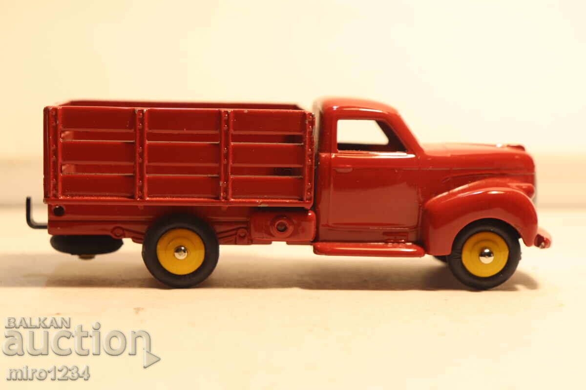 DINKY TOYS STUDEBAKER CAMION MAȘINUȚĂ MODEL - 5 DINKY TOYS STUDEBAKER CAMION MAȘINUȚĂ MODEL - 5